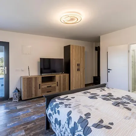 فيلة Scripea Škrip