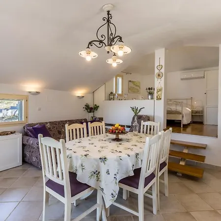 فيلة Scripea Škrip